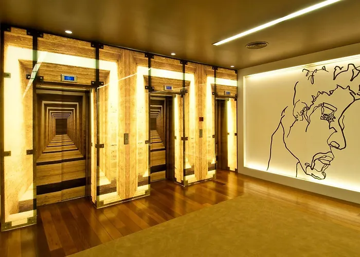 Pet Friendly hotel: Holiday Inn Porto Gaia By Ihg